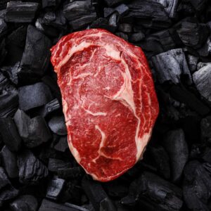 Græsfodret ribeye steaks – sydamerikansk bøf med intens smag og flot struktur