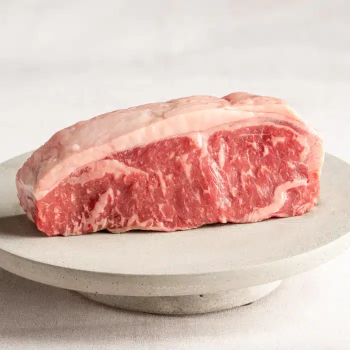 Hel Korn- og Majsfodret Striploin – Premium Oksekød med Mørhed og Marmorering - Billede 1