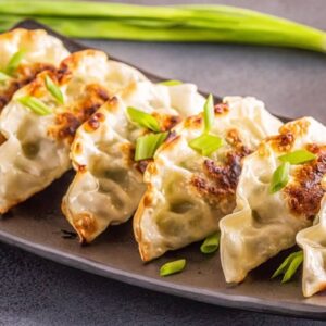 Frosne gyoza med kylling og grøntsager – klar til stegning, dampning eller airfryer