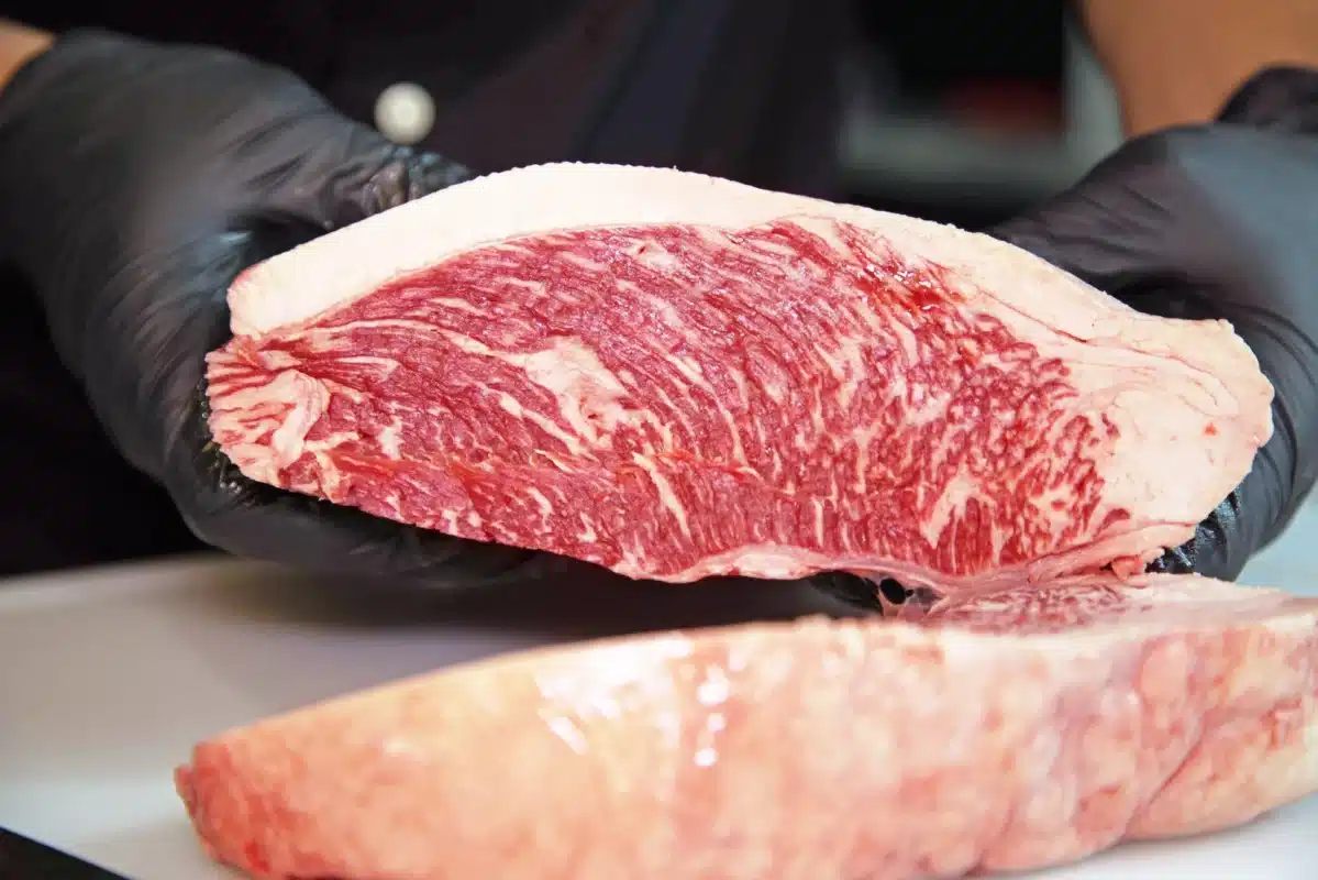Wagyu culotte steaks MBS 4-5 – rå bøffer med flot fedtmarmorering