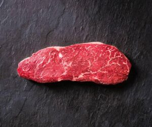 Wagyu steak skåret af tyksteg og inderlår – mør og marmoreret