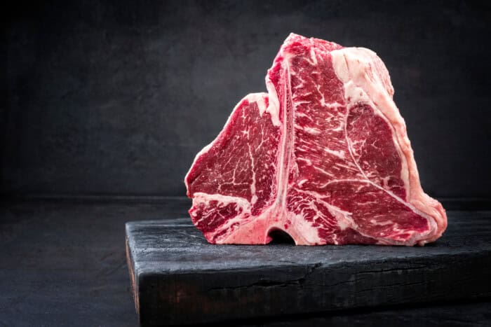 Wagyu T-Bone MBS 6-7